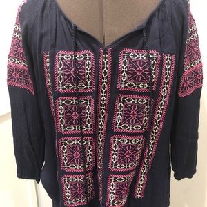 Adorable pheasant shirt great design/tassels